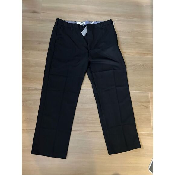 NEW Amazon Essentials Men's Classic-Fit Flat-Front Dress Pants 40/30 - Picture 4 of 4